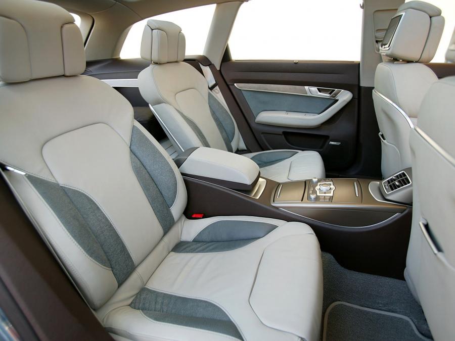 Интерьер Audi Allroad Quattro Concept (4F, C6) 2005 года  (фото 21 из 36)